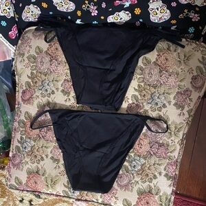 Iris & Lilly Women’s Black Thong Underwear – Pack of 5 (XXL / AU 20) New